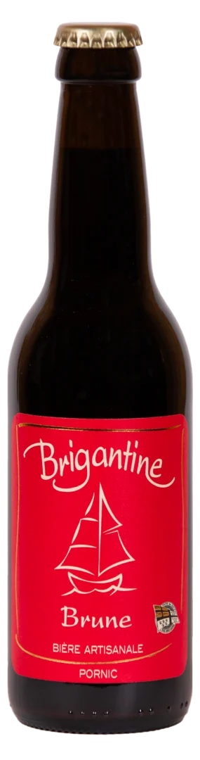 Bouteille de bière artisanale Brigantine Brune 33cl avec étiquette rouge et dessin d'un voilier doré.
