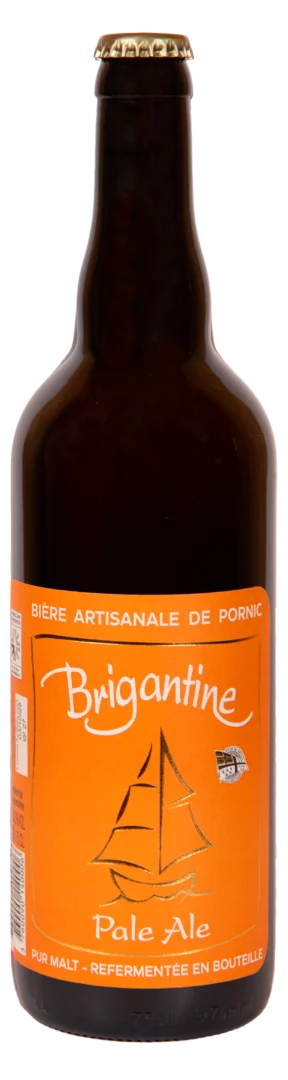 Bouteille de bière artisanale Brigantine Pale Ale 75cl avec étiquette orange et dessin d'un voilier.