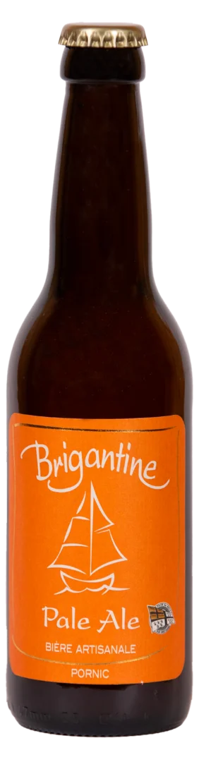 Bouteille de bière artisanale Brigantine Pale Ale 33cl avec étiquette orange vif et dessin d'un voilier.
